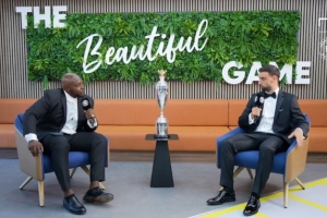 B费：我生涯一开始踢的是中后卫；最想要的能力是博格巴的力量