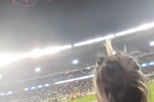 阿根廷网友痛批梅西退役灯光秀：