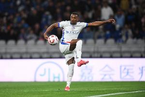 记者：申花又送了对手一个点球 不知道该用什么语言描述米内罗